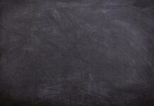 Co założyć do czarnych legginsów?