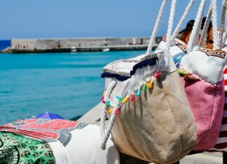 Jak wiązać chustę na ręce? Jak wiązać chustę na ręce?