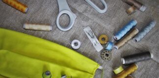 Jak przyszyć łatkę na spodnie?