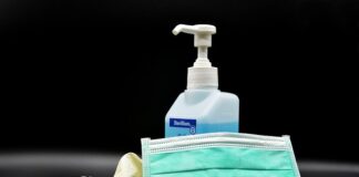 Jak przyszyć sznurek do rękawiczek?