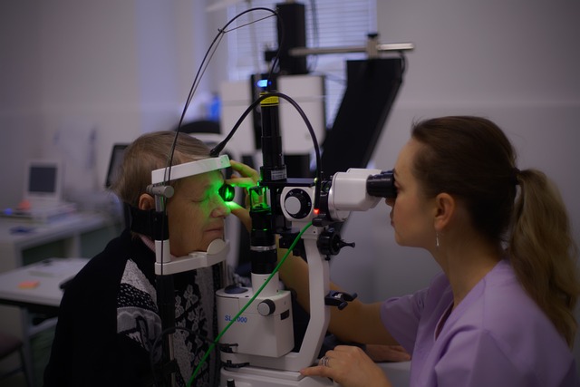 Kto lepiej dobierze okulary okulista czy optometrysta? Kto lepiej dobierze okulary okulista czy optometrysta?